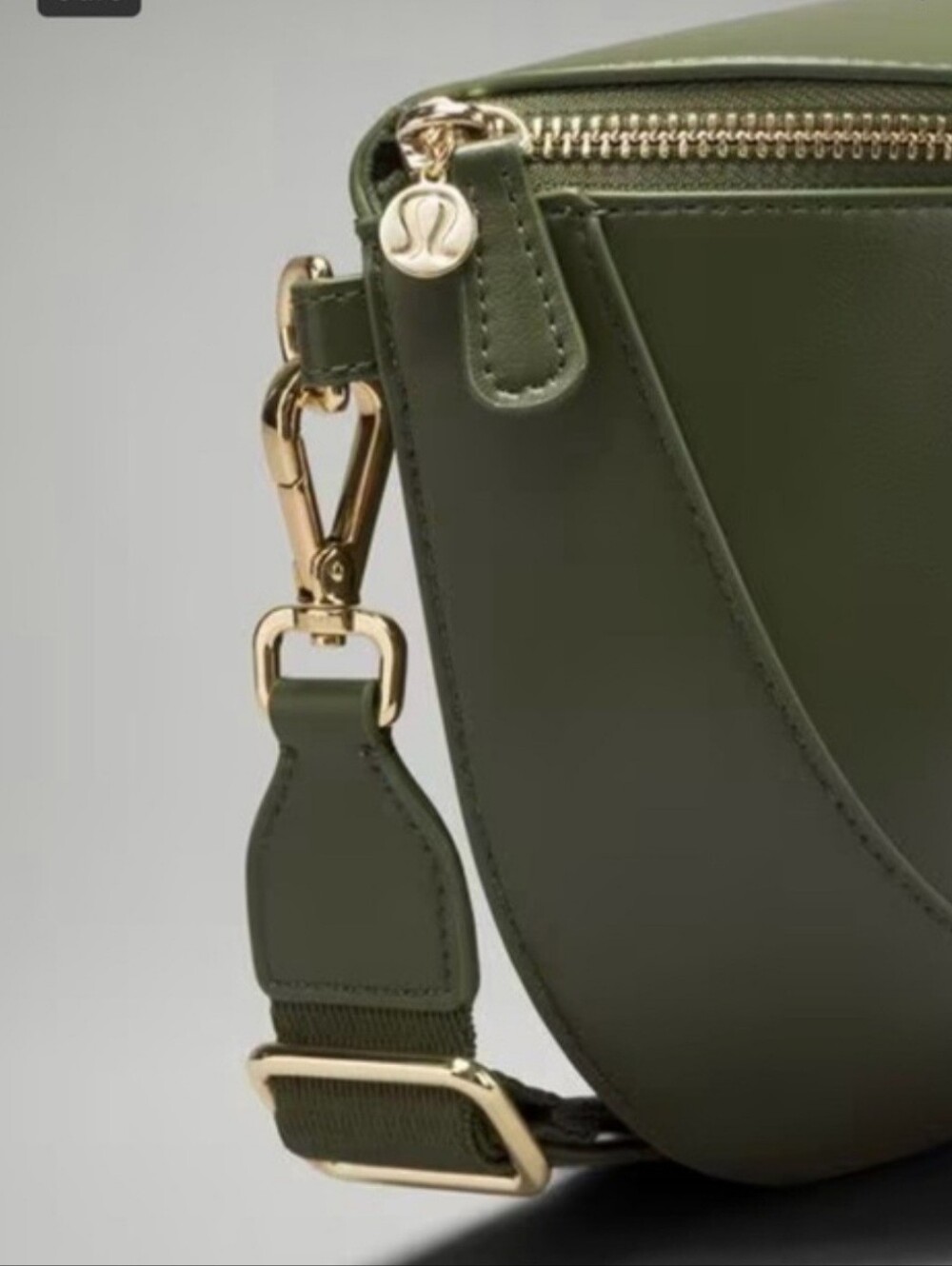Lululemon Cactus Material Saddle Crossbody Bag 2L – Barracks Green / Gold - Picture 3 of 10